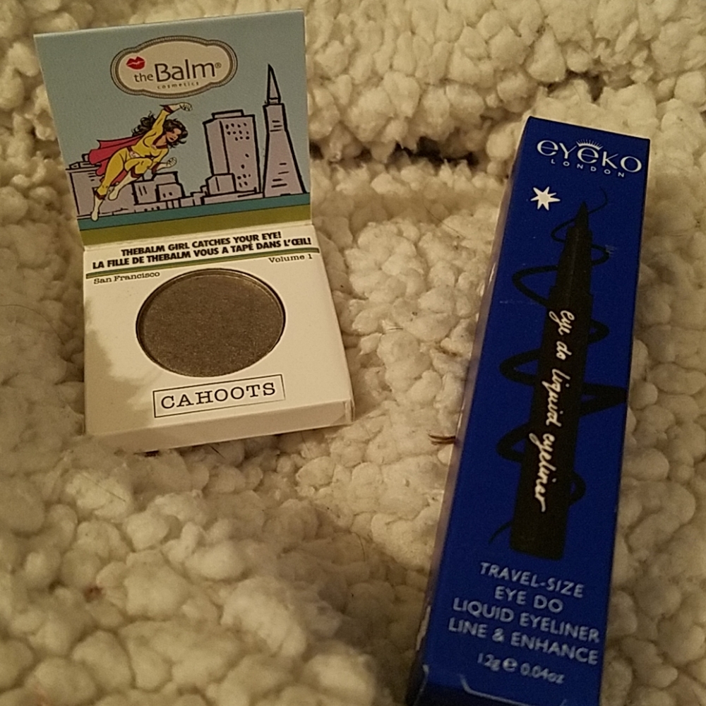 Beautiful eye shadow and liner combo